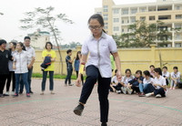 Nữ sinh Trường THPT Chuyên Hạ Long duyên dáng trong áo dài trắng tinh khôi ảnh 14
