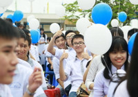 Nữ sinh Trường THPT Chuyên Hạ Long duyên dáng trong áo dài trắng tinh khôi ảnh 7