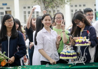 Nữ sinh Trường THPT Chuyên Hạ Long duyên dáng trong áo dài trắng tinh khôi ảnh 8