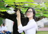 Nữ sinh Trường THPT Chuyên Hạ Long duyên dáng trong áo dài trắng tinh khôi ảnh 4