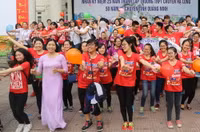 Nữ sinh Trường THPT Chuyên Hạ Long duyên dáng trong áo dài trắng tinh khôi ảnh 11