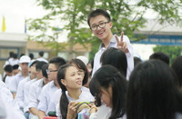 Nữ sinh Trường THPT Chuyên Hạ Long duyên dáng trong áo dài trắng tinh khôi ảnh 6