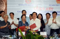 Bộ GD&ĐT ký kết chương trình phối hợp công tác với Hội Khuyến học Việt Nam ảnh 1