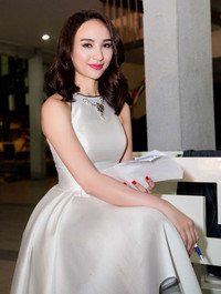  hoa hau ngoc diem dep duyen dang khi lam mc hinh 4