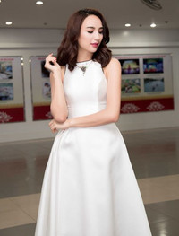  hoa hau ngoc diem dep duyen dang khi lam mc hinh 9