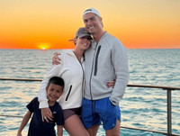 Ronaldo khoe dáng 'chuẩn không cần chỉnh’ ở bãi biển Ả Rập