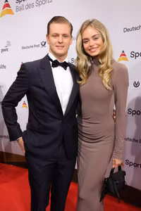 Loạt ảnh nóng bỏng của bạn gái tay đua Schumacher gây sốt trên Instagram