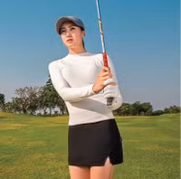 Nữ golf thủ Hàn Quốc khoe đường cong đẹp như người mẫu