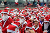 Độc đáo cuộc thi chạy của các ông già Noel khắp thế giới ảnh 3