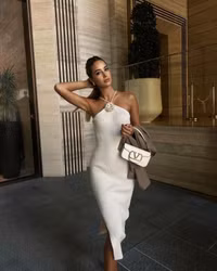 Nàng WAG nóng bỏng nhất thế giới khoe lưng trần