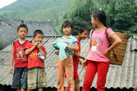 Ngày hè của trẻ em người Mông ảnh 8