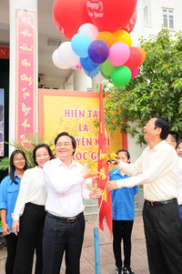 Bộ trưởng Phùng Xuân Nhạ phát động Tuần lễ hưởng ứng học tập suốt đời ảnh 5