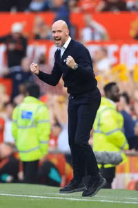 Chùm ảnh Man Utd thắng ngược Brentford trong 4 phút bù giờ