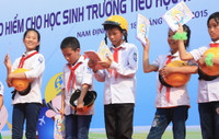 Nghệ sĩ Xuân Bắc cổ vũ cho học sinh đội mũ bảo hiểm ảnh 7 Nghệ sĩ Xuân Bắc cổ vũ cho học sinh đội mũ bảo hiểm ảnh 7