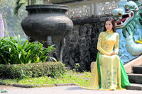 Người đẹp Trúc Mai e ấp áo dài dạo phố xuân ảnh 8