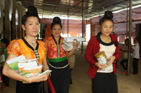 Bộ GD&ĐT tặng quà cho học sinh vùng khó khăn tỉnh Sơn La ảnh 6 Bộ GD&ĐT tặng quà cho học sinh vùng khó khăn tỉnh Sơn La ảnh 6