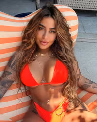 Bất ngờ danh tính nàng WAG nổi tiếng thế giới