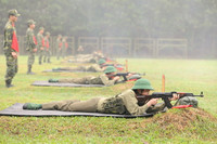 Học sinh trổ tài xạ thủ ảnh 10