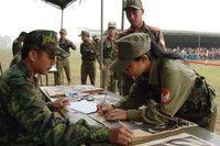 Học sinh trổ tài xạ thủ ảnh 1