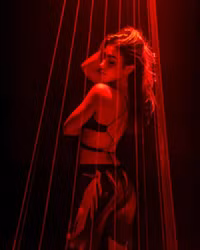 Kỳ thủ cờ vua quyến rũ nhất thế giới tái xuất