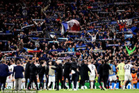Liverpool thảm bại, tan giấc mộng ăn ba 