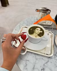 Bạn gái Ronaldo khoe ảnh nóng bỏng trên bãi biển