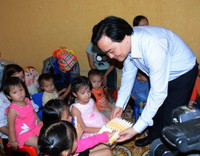 Bộ trưởng Phùng Xuân Nhạ: Phải chuẩn bị cho trường vùng lũ bước vào năm học mới với tâm thế tốt nhất ảnh 2 Bộ trưởng Phùng Xuân Nhạ: Phải chuẩn bị cho trường vùng lũ bước vào năm học mới với tâm thế tốt nhất ảnh 2