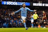 ‘Bão’ tạm lặng ở Man Utd, Man City lên đỉnh bảng