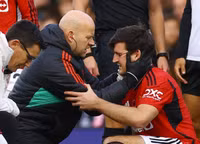 ‘Bão’ tạm lặng ở Man Utd, Man City lên đỉnh bảng