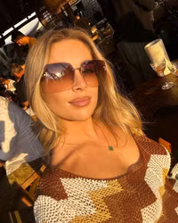 Bạn gái tài sắc vẹn toàn của sao Man United khiến dân mạng khen không ngớt