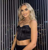 Vóc dáng hoàn hảo của ‘nữ hoàng bóng đá’ có hơn 16 triệu người theo dõi 