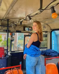 Vóc dáng tuyệt đẹp của ngôi sao bóng rổ 'quyến rũ nhất thế giới'