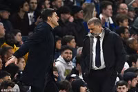 Gục ngã trước Chelsea, Tottenham xa rời vé dự Champions League 
