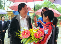 Bộ trưởng chỉ hướng tháo gỡ khó khăn cho giáo dục vùng khó ảnh 2