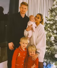 Vợ xinh đẹp giúp nhạc trưởng Man City thăng hoa trong sự nghiệp