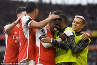 Chùm ảnh Arsenal thắng tưng bừng, Chelsea thua tủi hổ 