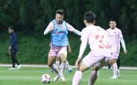 Chùm ảnh tuyển Việt Nam hăng say tập buổi đầu tiên ở Qatar 