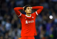 Liverpool ‘thua oan’ đội bóng yếu của Pháp?