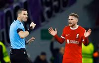 Liverpool ‘thua oan’ đội bóng yếu của Pháp?