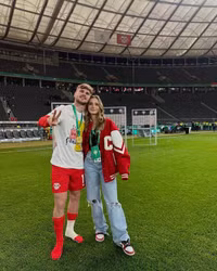 5 nàng WAGs nóng bỏng vừa gia nhập bóng đá Anh