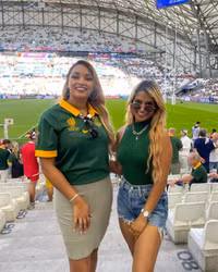 Nhan sắc quyến rũ ‘vạn người mê’ của người đẹp dẫn chương trình kênh Sky Sports