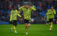 Arsenal đại thắng, vượt mặt Man City ở Ngoại hạng Anh 