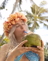 Nhan sắc ‘gây thương nhớ’ của cổ động viên nóng bỏng nhất Man Utd 