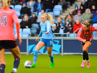 Cầu thủ quyến rũ nhất tuyển Anh khoe ảnh ‘bỏng mắt’