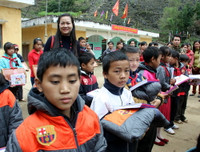 Trường ĐH Sư phạm Thái Nguyên “Tặng hoa nhà giáo vùng cao” ảnh 10 Trường ĐH Sư phạm Thái Nguyên “Tặng hoa nhà giáo vùng cao” ảnh 10