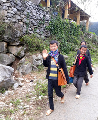 Trường ĐH Sư phạm Thái Nguyên “Tặng hoa nhà giáo vùng cao” ảnh 9 Trường ĐH Sư phạm Thái Nguyên “Tặng hoa nhà giáo vùng cao” ảnh 9