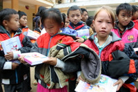 Trường ĐH Sư phạm Thái Nguyên “Tặng hoa nhà giáo vùng cao” ảnh 5 Trường ĐH Sư phạm Thái Nguyên “Tặng hoa nhà giáo vùng cao” ảnh 5