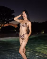 Nhan sắc như nàng thơ của đại kiện tướng cờ vua quyến rũ nhất thế giới