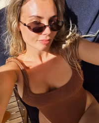 Những nàng WAGS 'nóng bỏng' lại kiếm tiền cực giỏi ở Ngoại hạng Anh