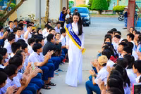 Á hậu Diễm Trang tươi trẻ, duyên dáng về thăm trường cũ ảnh 2